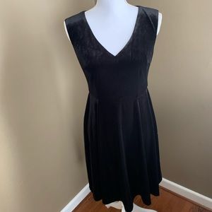 London Times Velvet V Neck Sleeveless Dress